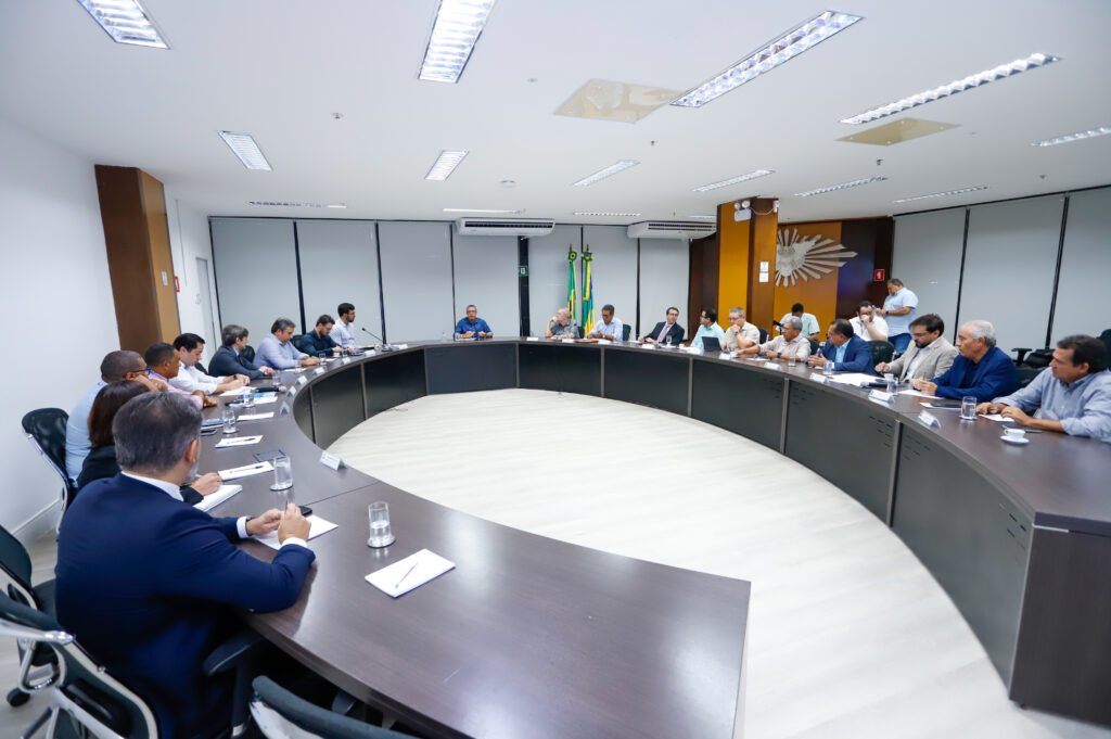 Governo institui reuniões quinzenais e fiscalização direta para acompanhar abastecimento de água em Sergipe