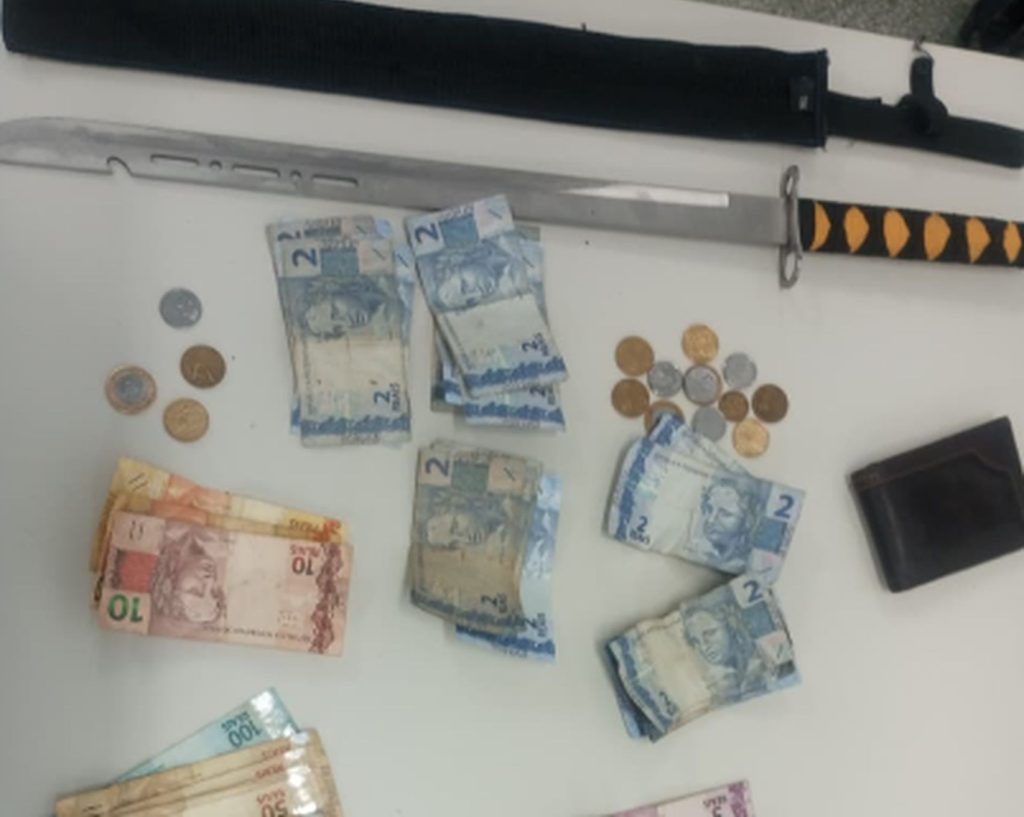 Casal é detido após assalto com espada no Centro de Aracaju