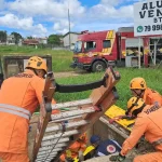 Dois funcionários da Iguá Sergipe ficam feridos em acidente no Parque dos Faróis