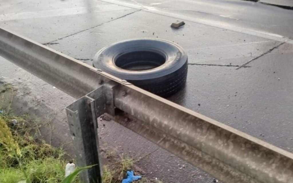 Mulher morre após ser atingida por pneu solto de ônibus em Propriá