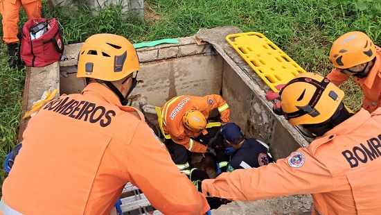 Funcionários da Iguá ficam feridos após queda em casa de bombas em Socorro