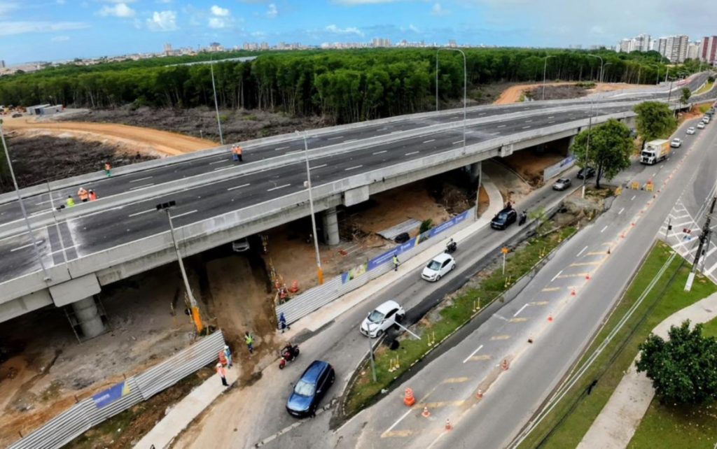 Trânsito no viaduto do Complexo Viário Maria do Carmo é liberado em Aracaju