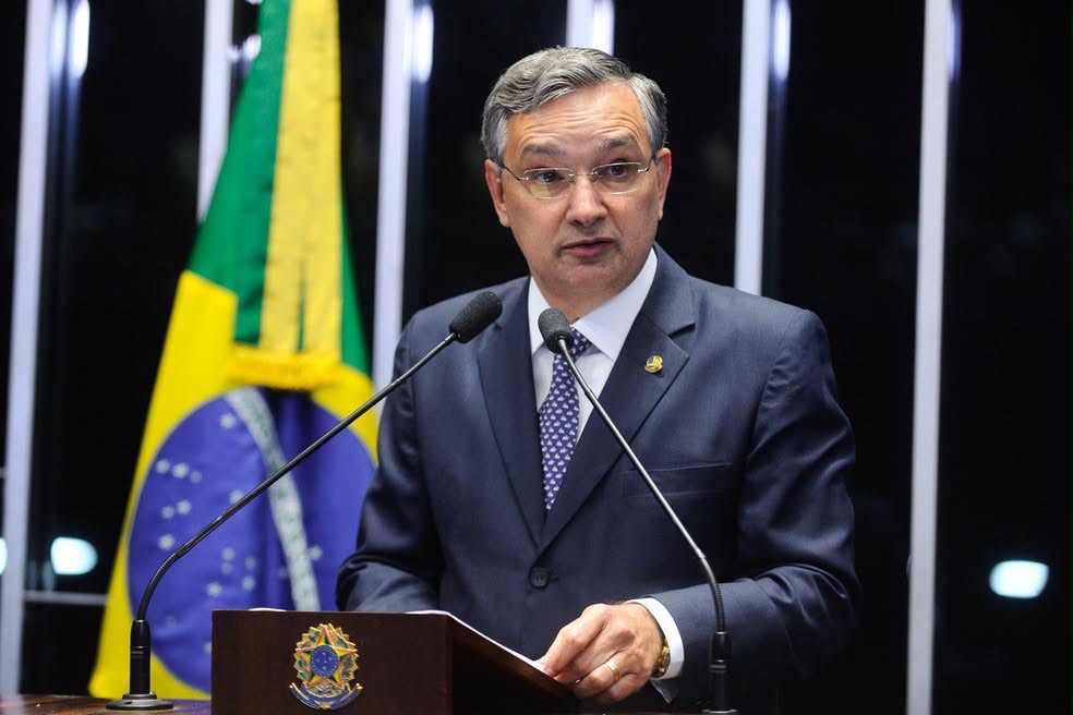 Instituto Visão prevê retorno de Eduardo Amorim ao Senado Federal