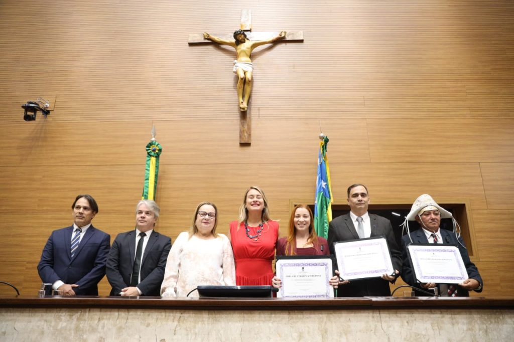 Alese homenageia personalidades com Título de Cidadania Sergipana