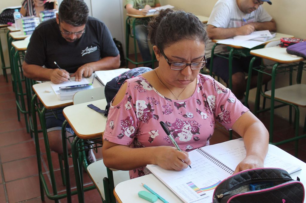 Analfabetismo cai em Sergipe, mas estado ainda figura entre os piores do país