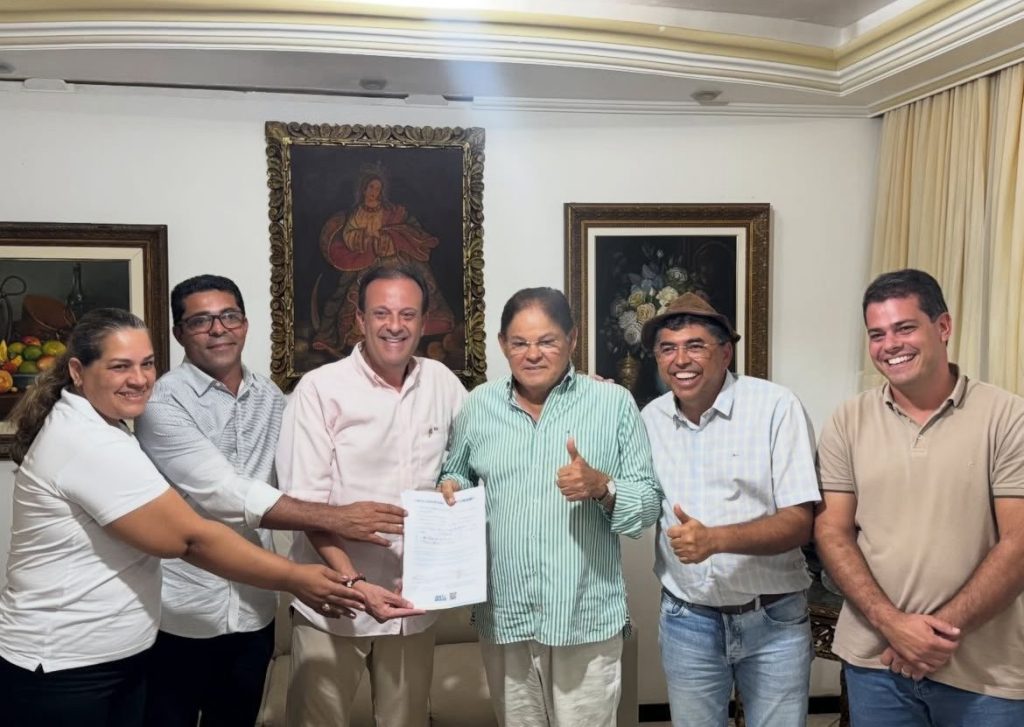 Anderson de Zé das Canas marca presença em filiação de Eduardo Marques ao União Brasil
