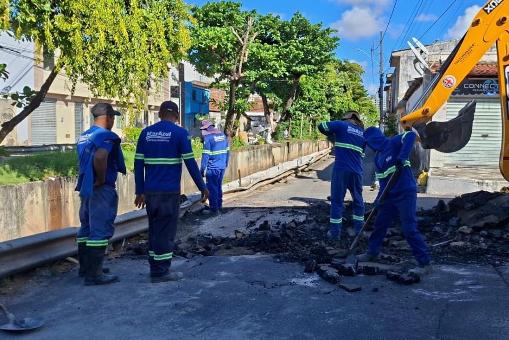 Emurb faz manutenção em 35 vias de 21 bairros de Aracaju para evitar alagamentos