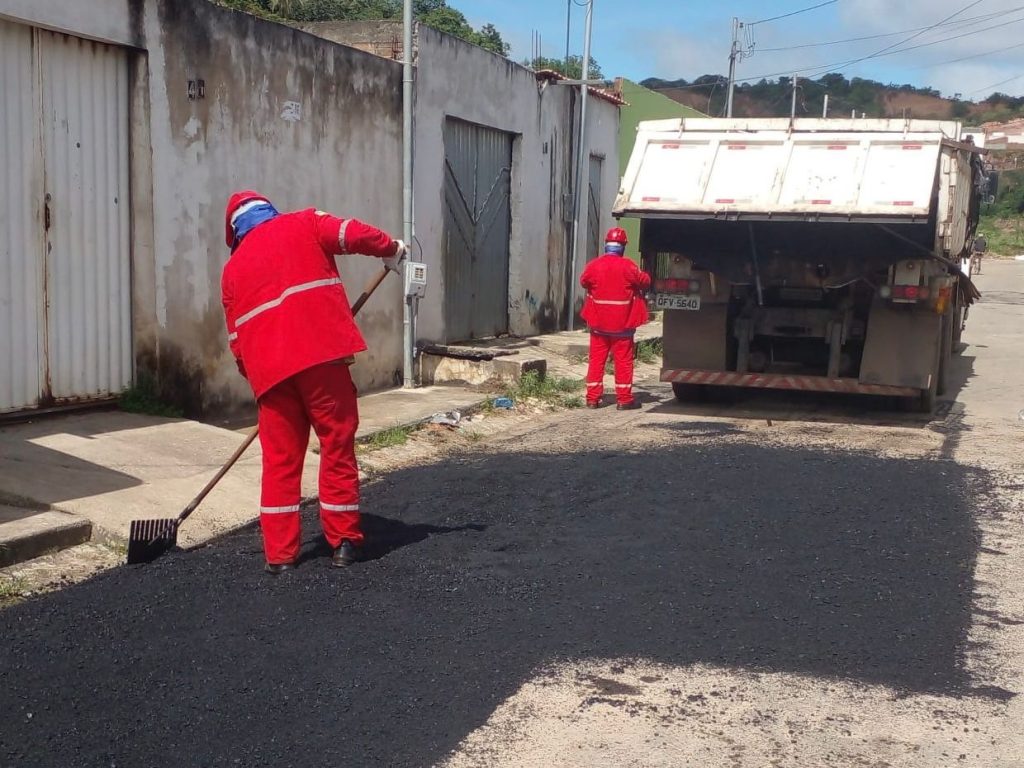 Emurb intensifica tapa-buraco e chega a 25 mil intervenções em Aracaju