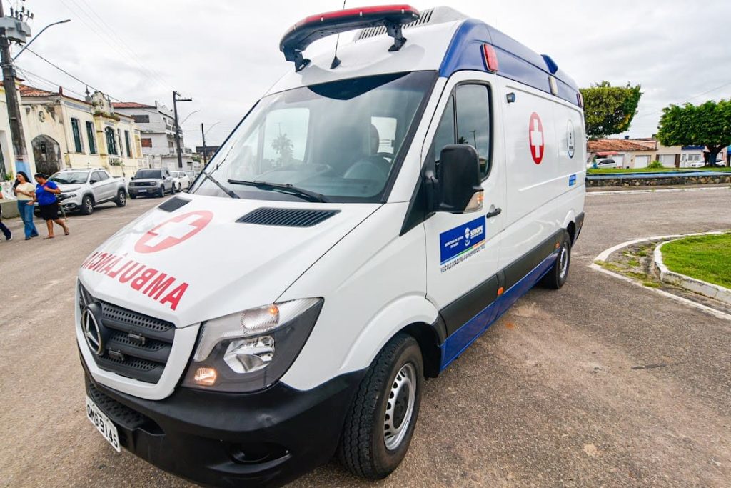 Estado entrega ambulância a Santo Amaro das Brotas para transporte de pacientes