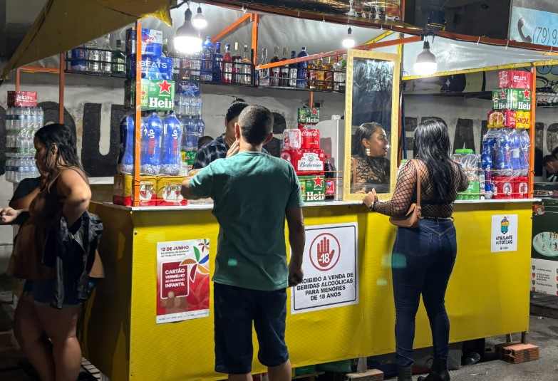 Forró Caju 2026: Ambulantes celebram oportunidades no bairro Santos Dumont