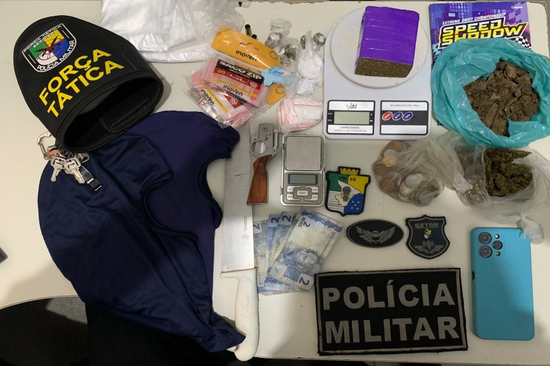 Homem flagrado com maconha e celular com registros de tráfico é preso em Lagarto