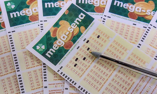 Mega-Sena acumula e prêmio principal chega a R$ 32 milhões