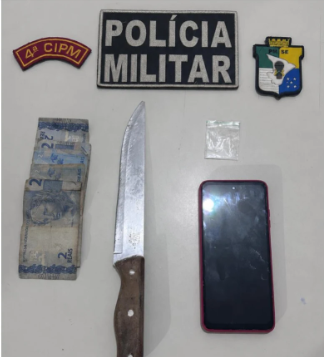 Homem é preso após ameaçar ex com faca e descumprir medida protetiva em Simão Dias
