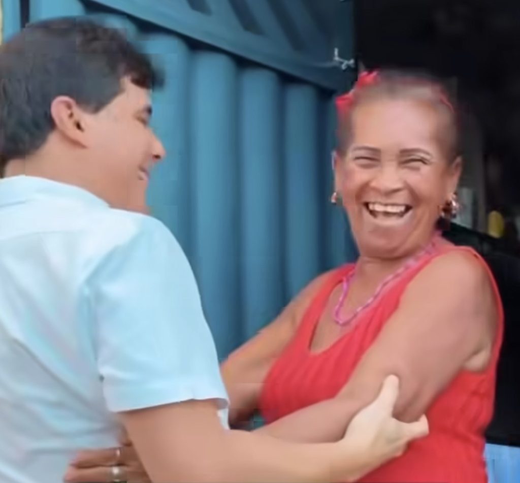 Pré-candidato percorre comunidades de Itaporanga ao lado de deputada estadual