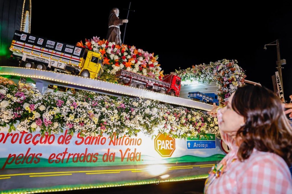 Prefeita Emília Corrêa participa da 59ª Feira do Caminhão em Itabaiana