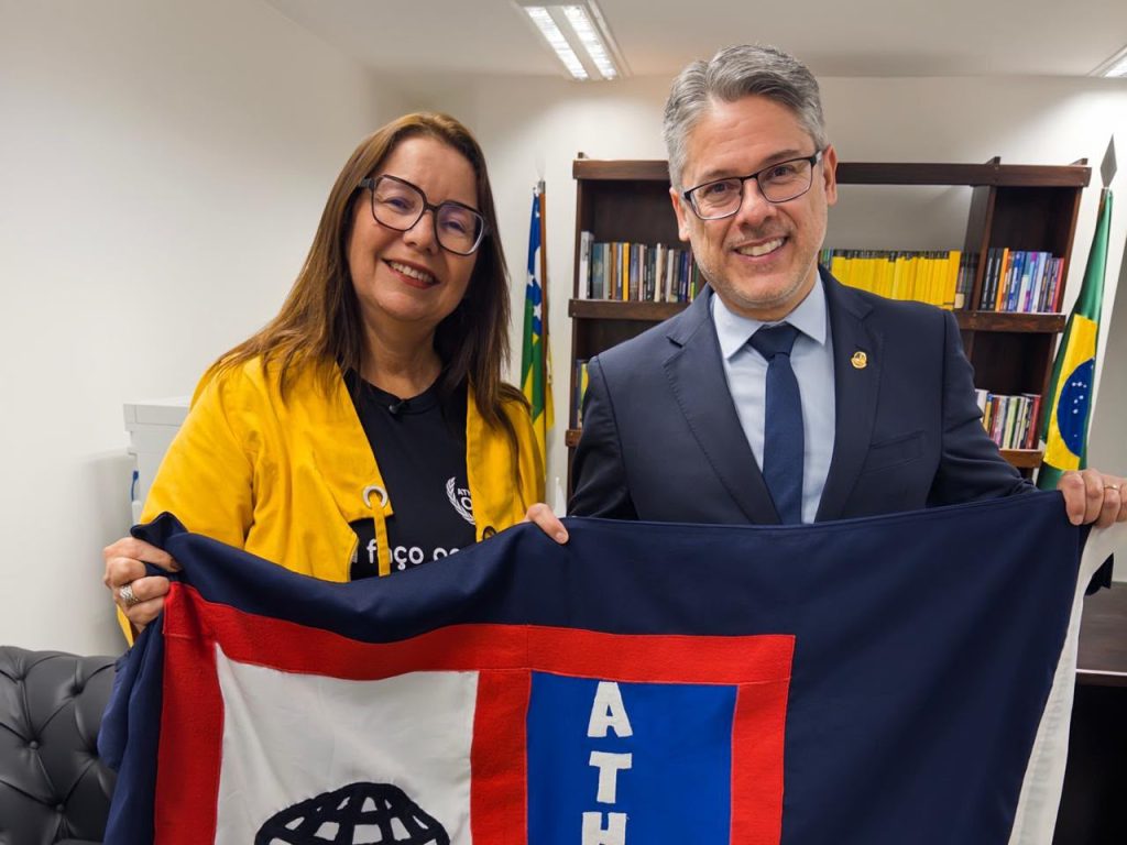 Professora de escola pública de SE vence prêmio nacional de educação digital