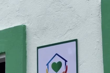 Riachuelo reforma e entrega 8 casas a famílias vulneráveis pelo Programa Renovar
