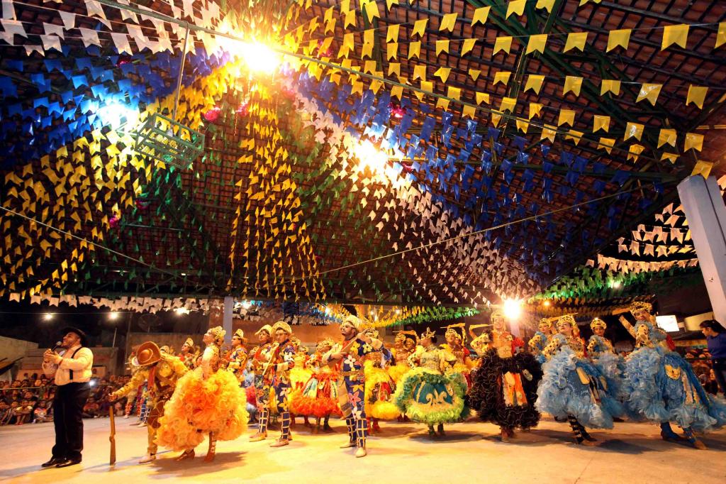 Rua de São João celebra tradição dos festejos juninos em Aracaju
