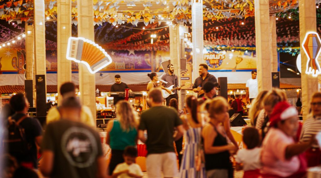 Vila do Forró agita a Orla da Atalaia com cultura, quadrilhas e shows gratuitos