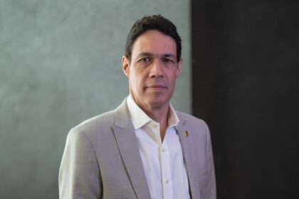 Reforma tributária exigirá adaptação do mercado imobiliário, avalia Jorge Santos, presidente da ABMI