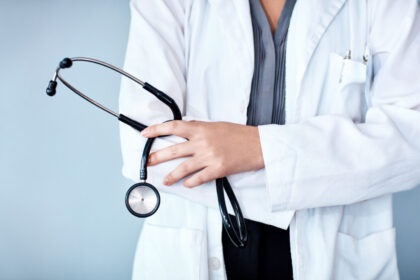 Edital oferece 4 vagas para médicos especialistas em Sergipe