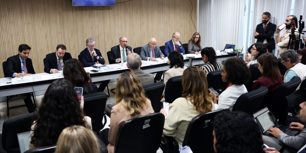 Governo brasileiro anuncia novo plano de socorro a setores afetados por tarifas dos EUA