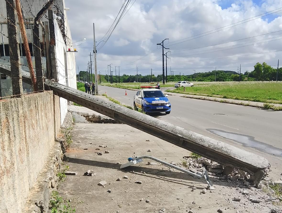 Motoristas causam 141 colisões contra postes em Sergipe; Aracaju lidera