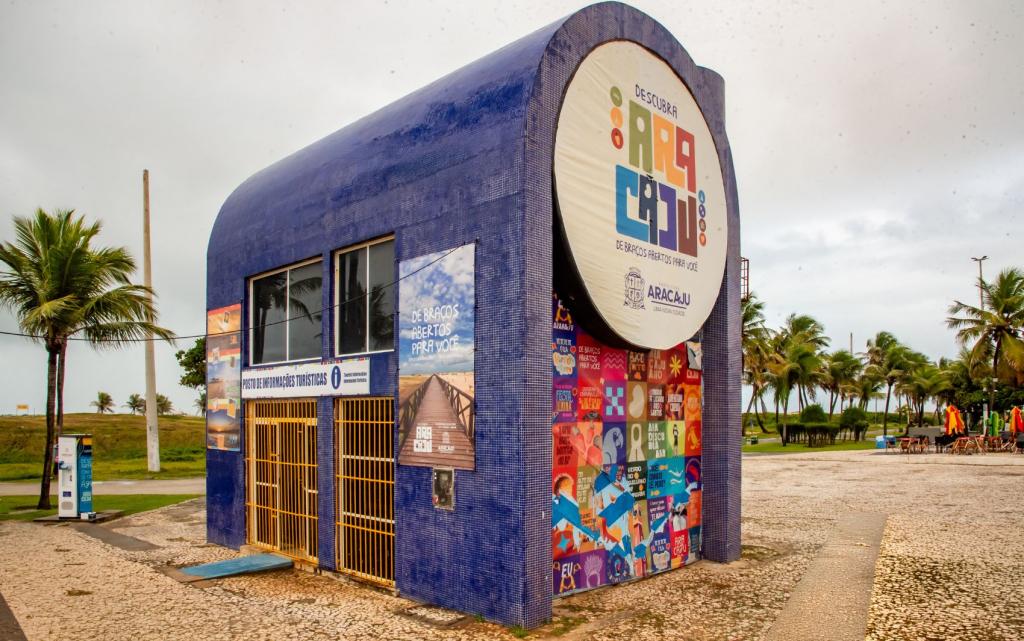 Novo Centro de Atendimento ao Turista é inaugurado na Orla de Atalaia em Aracaju