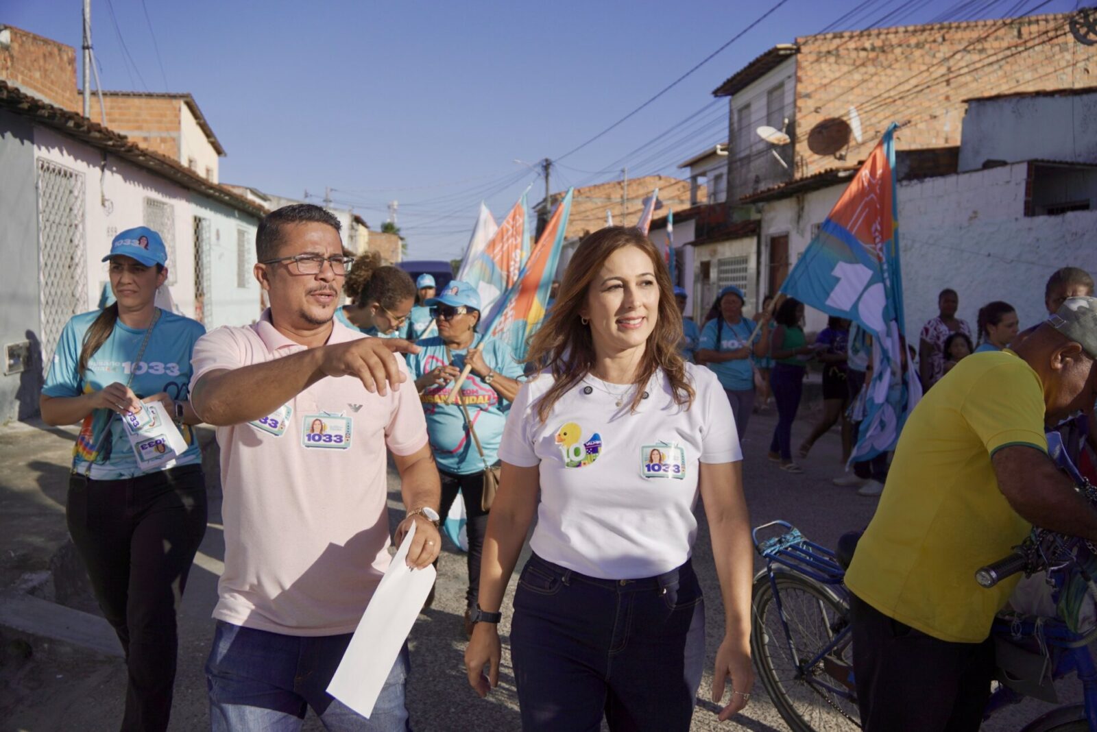 Susane Vidal percorre Porto Dantas de porta em porta e recebe apoio de moradores