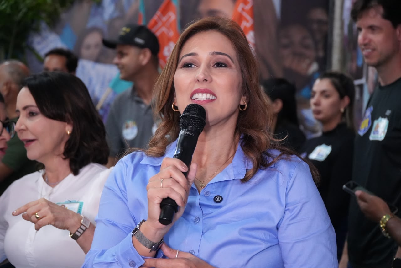 “Páginas em branco não me assustam, elas me inspiram”, diz Susane Vidal na inauguração de comitê