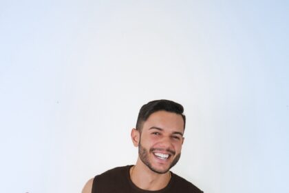 Do arrocha ao mundo: cantor baiano com raízes em Sergipe viraliza com releitura de Harry Styles