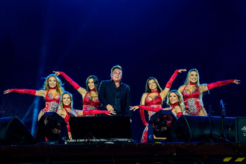 Embaixador de Barretos, Gusttavo Lima só encerrou o show às 9h