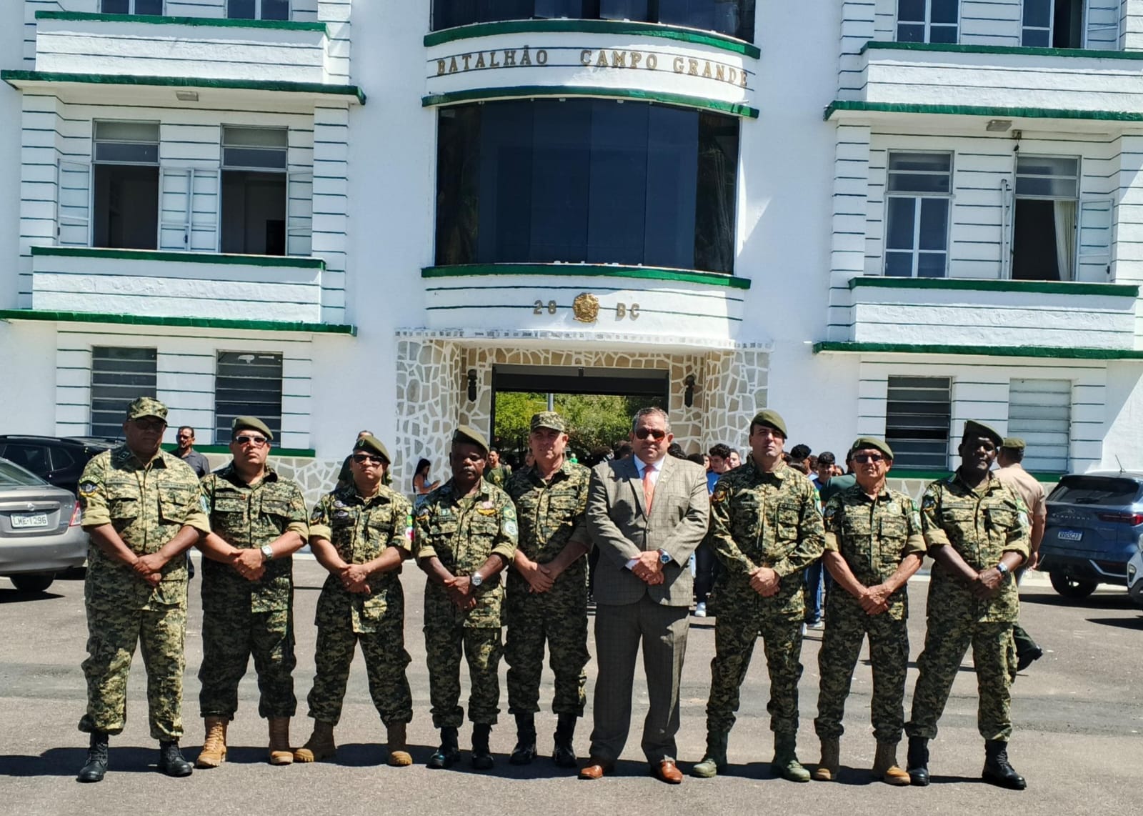Emoção e patriotismo marcam o Dia do Soldado com presença do GVEb no 28º Batalhão de Caçadores