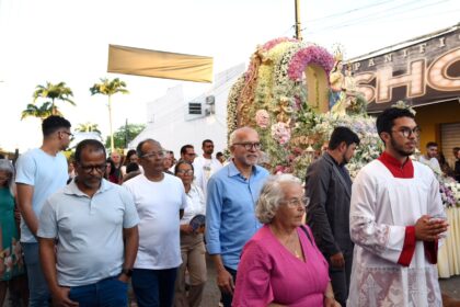Edvaldo cumpre agenda religiosa e dialoga com população em Sergipe