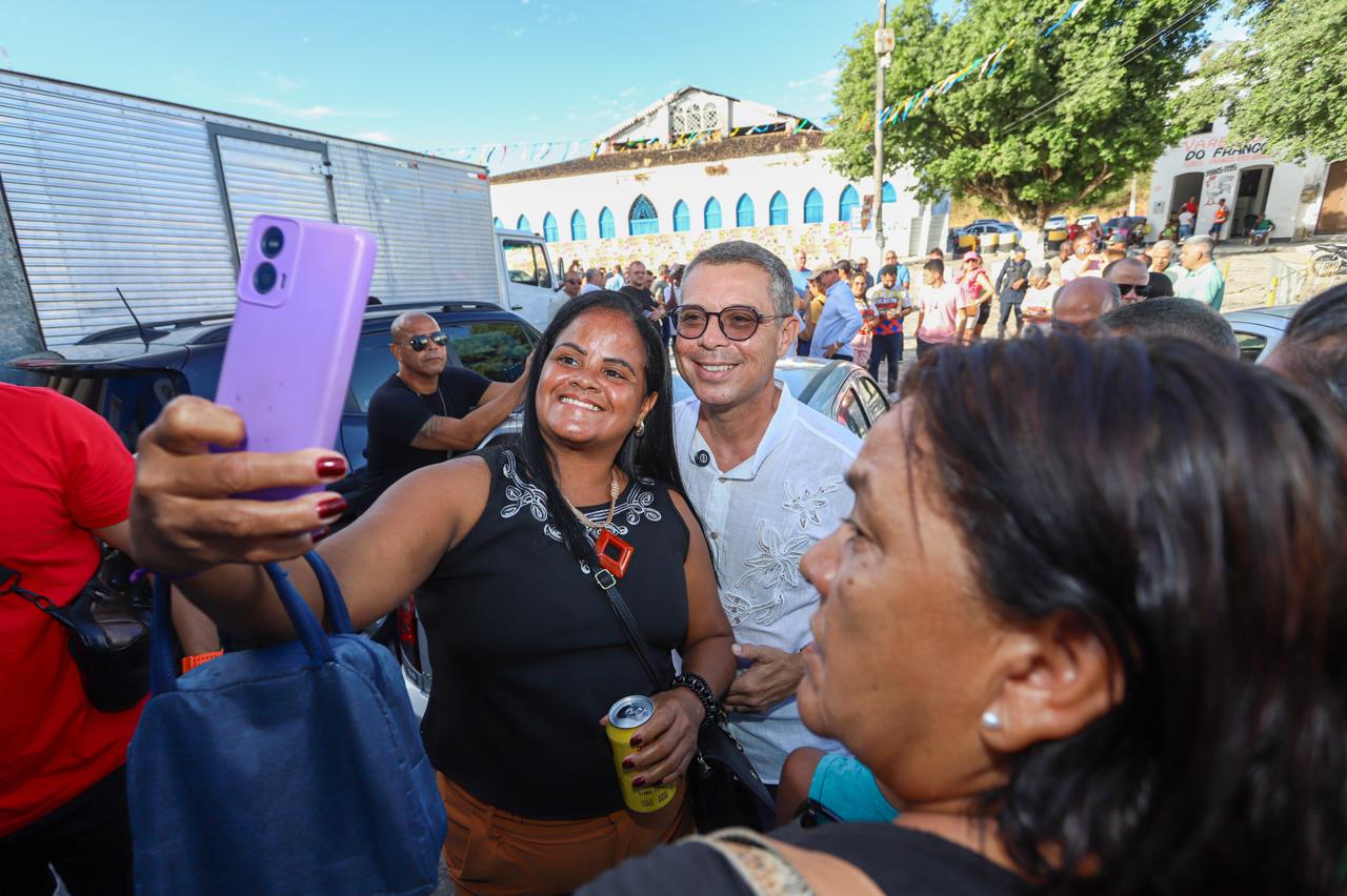 Fábio Mitidieri lidera intenções de voto, mostra pesquisa do Instituto França