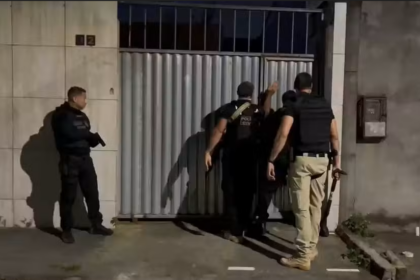 PC da Bahia bloqueia R mi e cumpre 16 mandados por tráfico de armas