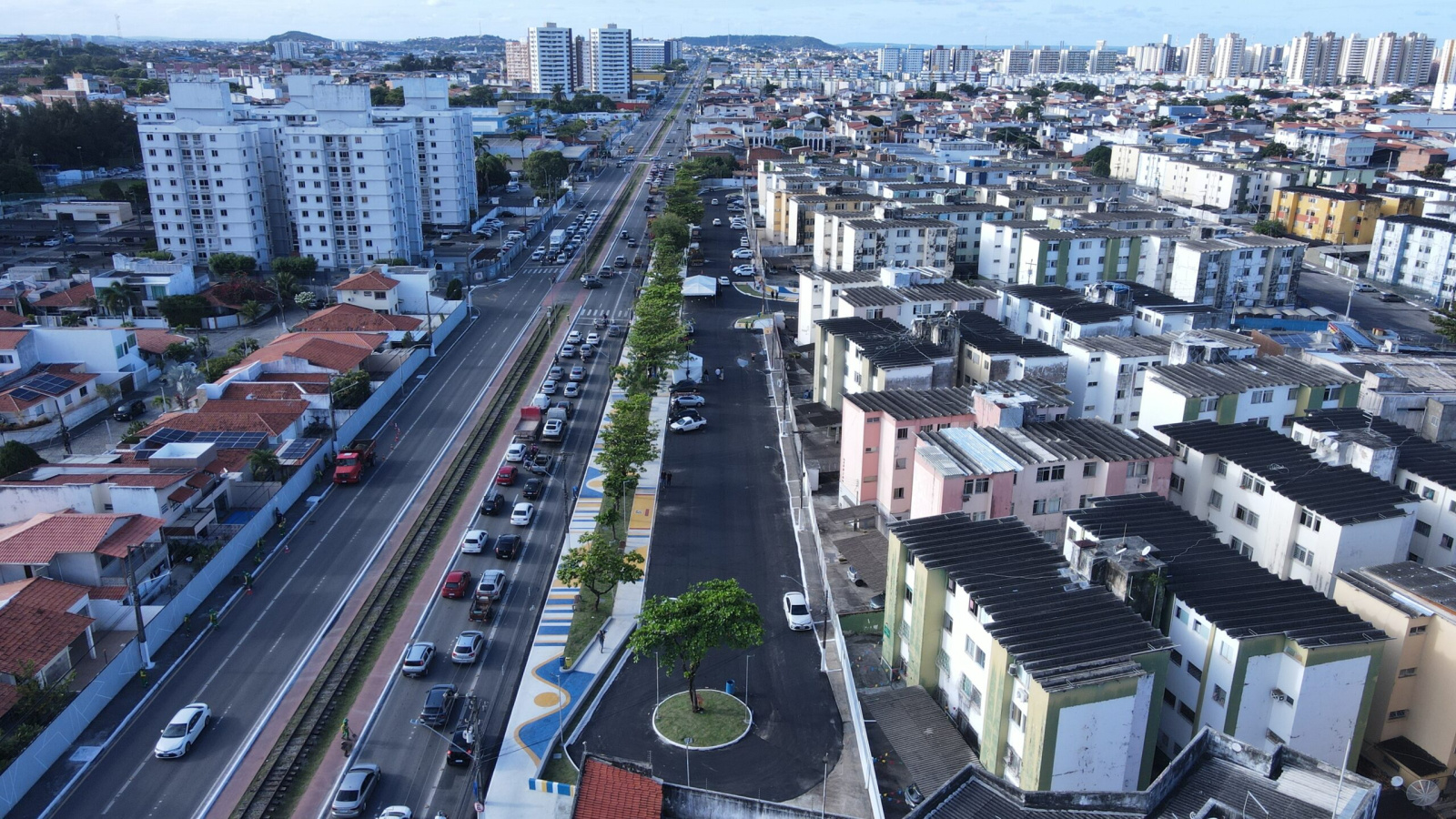 Prefeitura inaugura calçadão revitalizado na Avenida Augusto Franco