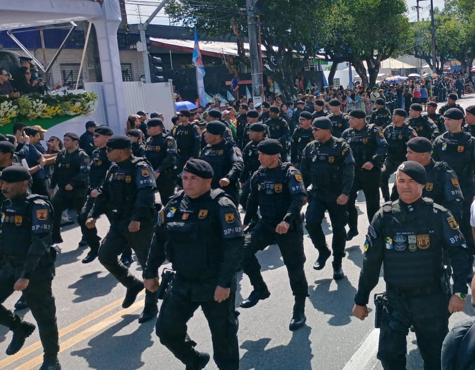 7 de Setembro: militares e estudantes desfilam em Aracaju