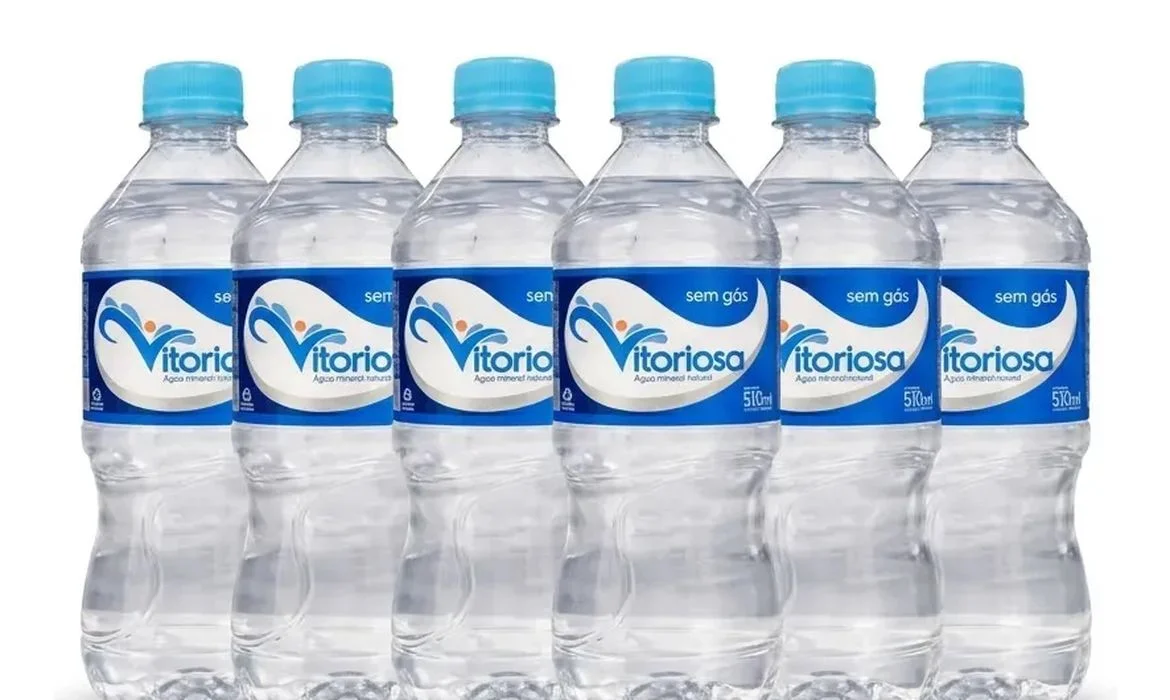 Anvisa interdita água mineral da marca Vitoriosa por conter coliformes