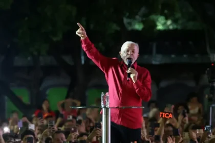 Lula propõe criar Ministério da Segurança e aumento real do mínimo