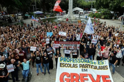 Professores de escolas particulares do Rio fazem greve de 24 horas