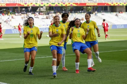 Seleção feminina derrota Canadá e avança às oitavas do Mundial Sub-20