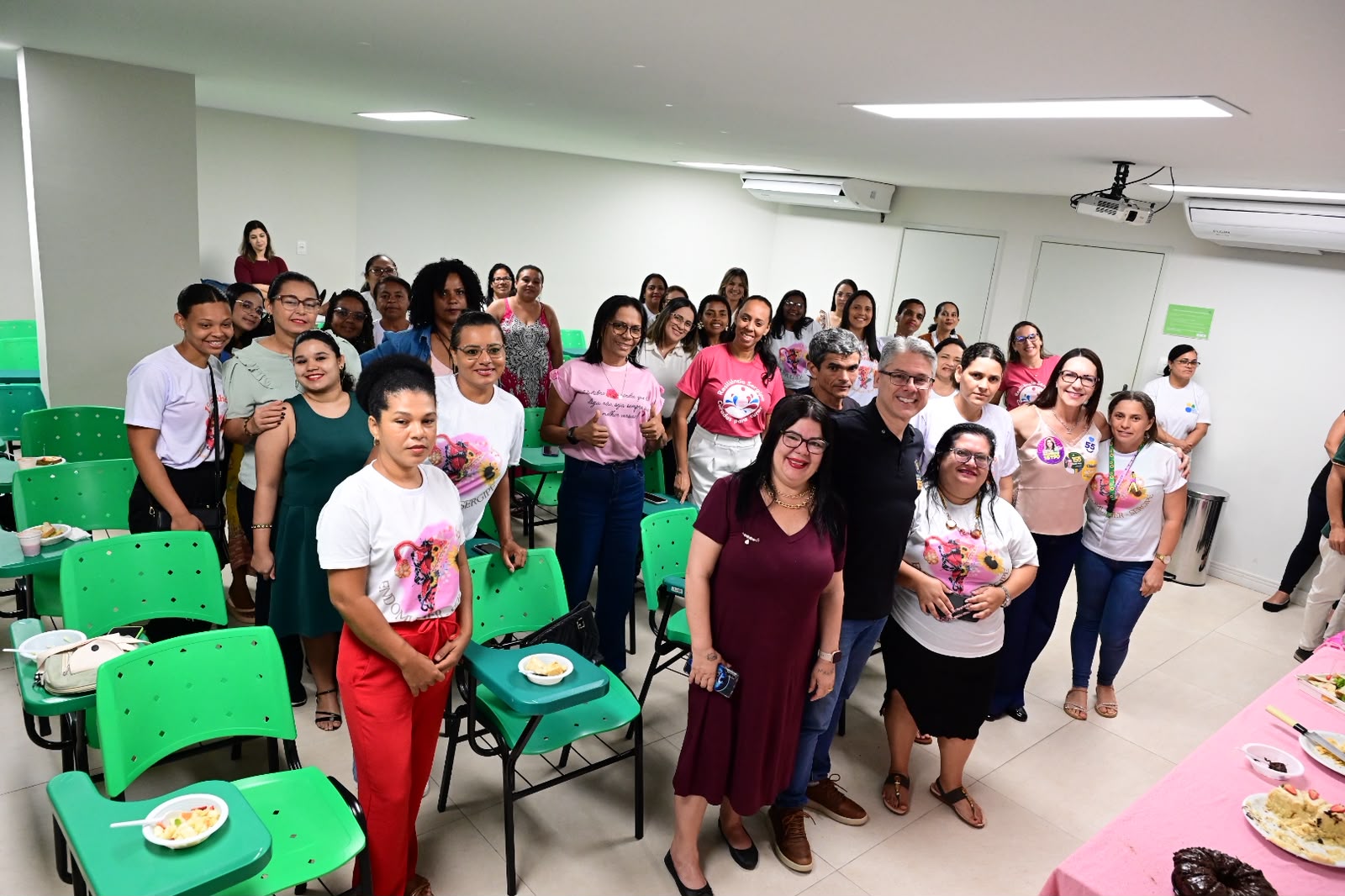 Delegado Alessandro se reúne com o Endomulher Sergipe para falar de saúde feminina