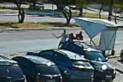 Briga com facão e pedras leva dois à delegacia na entrada de hospital