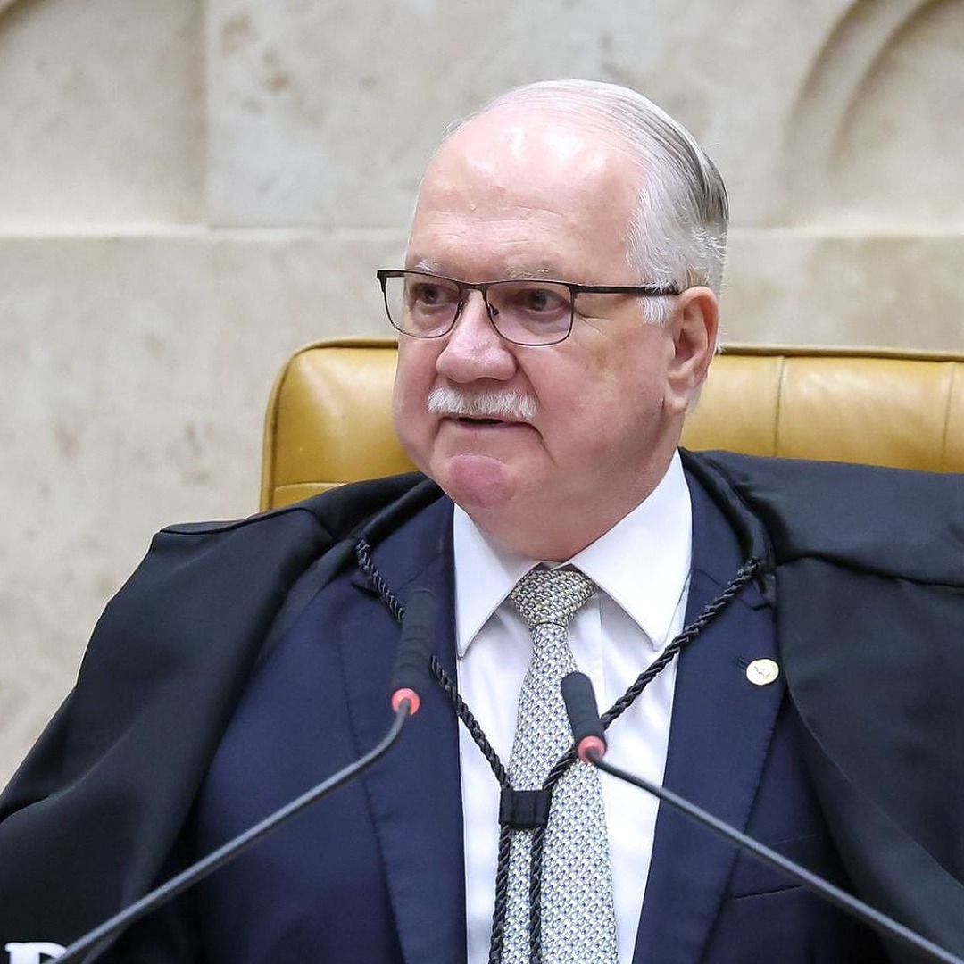 Ministros aposentados do STF manifestam apoio a Fachin e cobram reação à crise