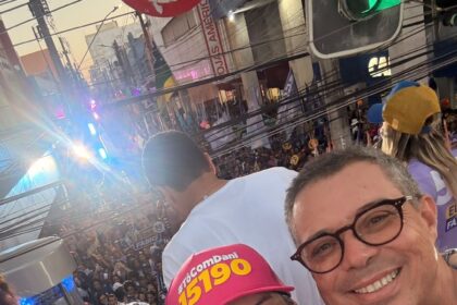 Candidata à Alese, Delegada Danielle participa de caminhada no Centro de Aracaju