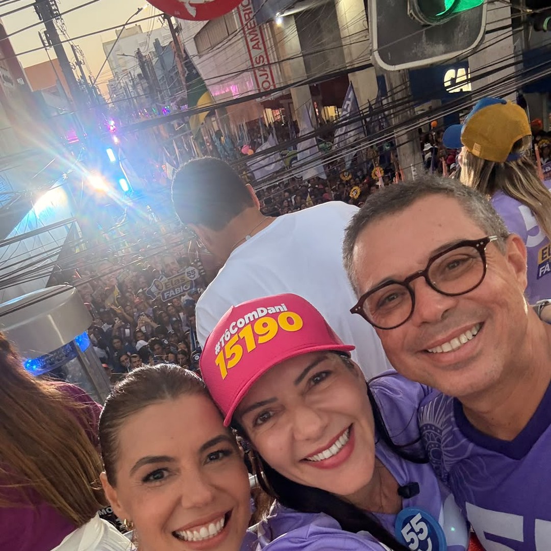 Candidata à Alese, Delegada Danielle participa de caminhada no Centro de Aracaju