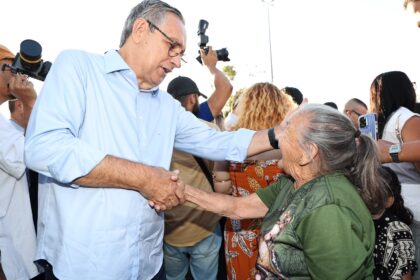 Eduardo Amorim participa de procissão em Lagarto e de quatro agendas em Aracaju