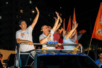 Apoiadores acompanham a carreata de Fábio Mitidieri no Jabotiana