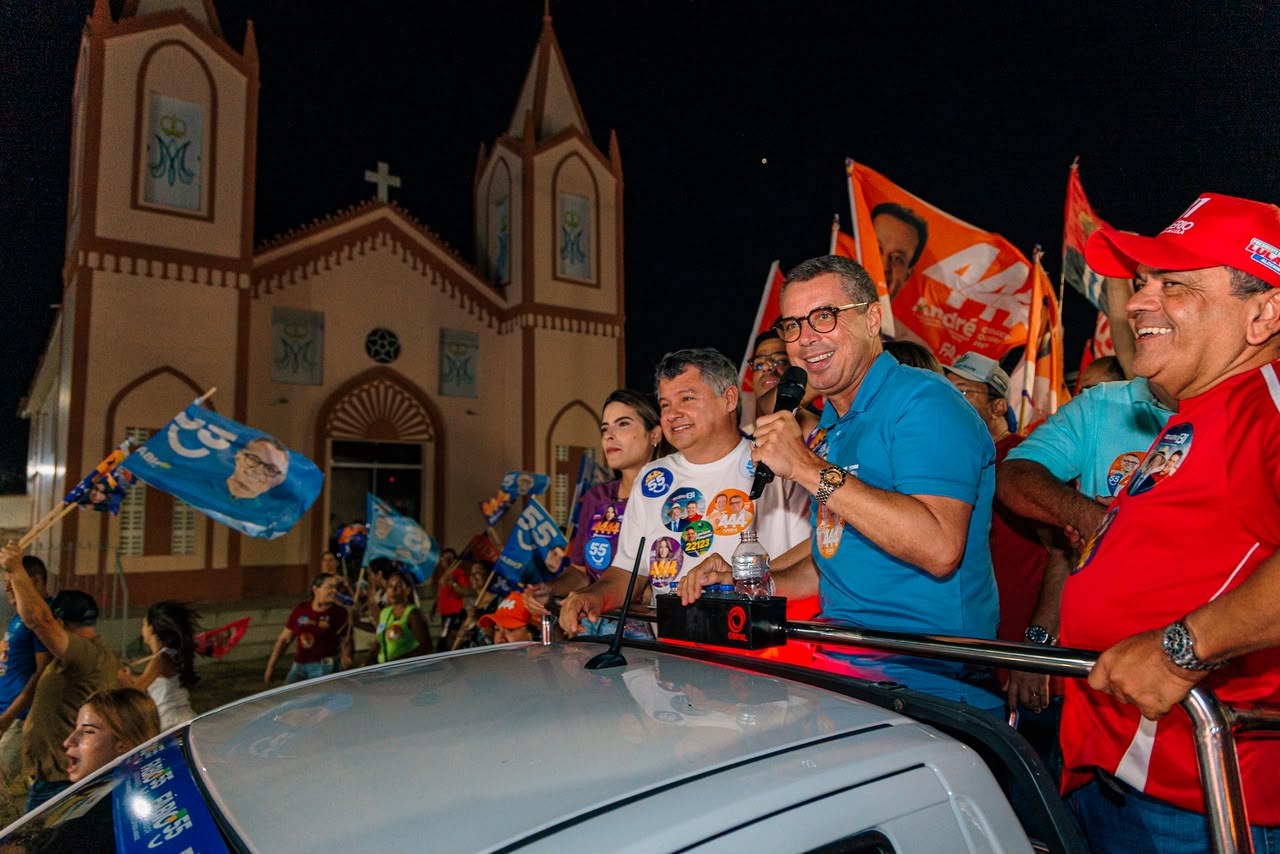 Carreata passa em frente à igreja matriz de Graccho Cardoso